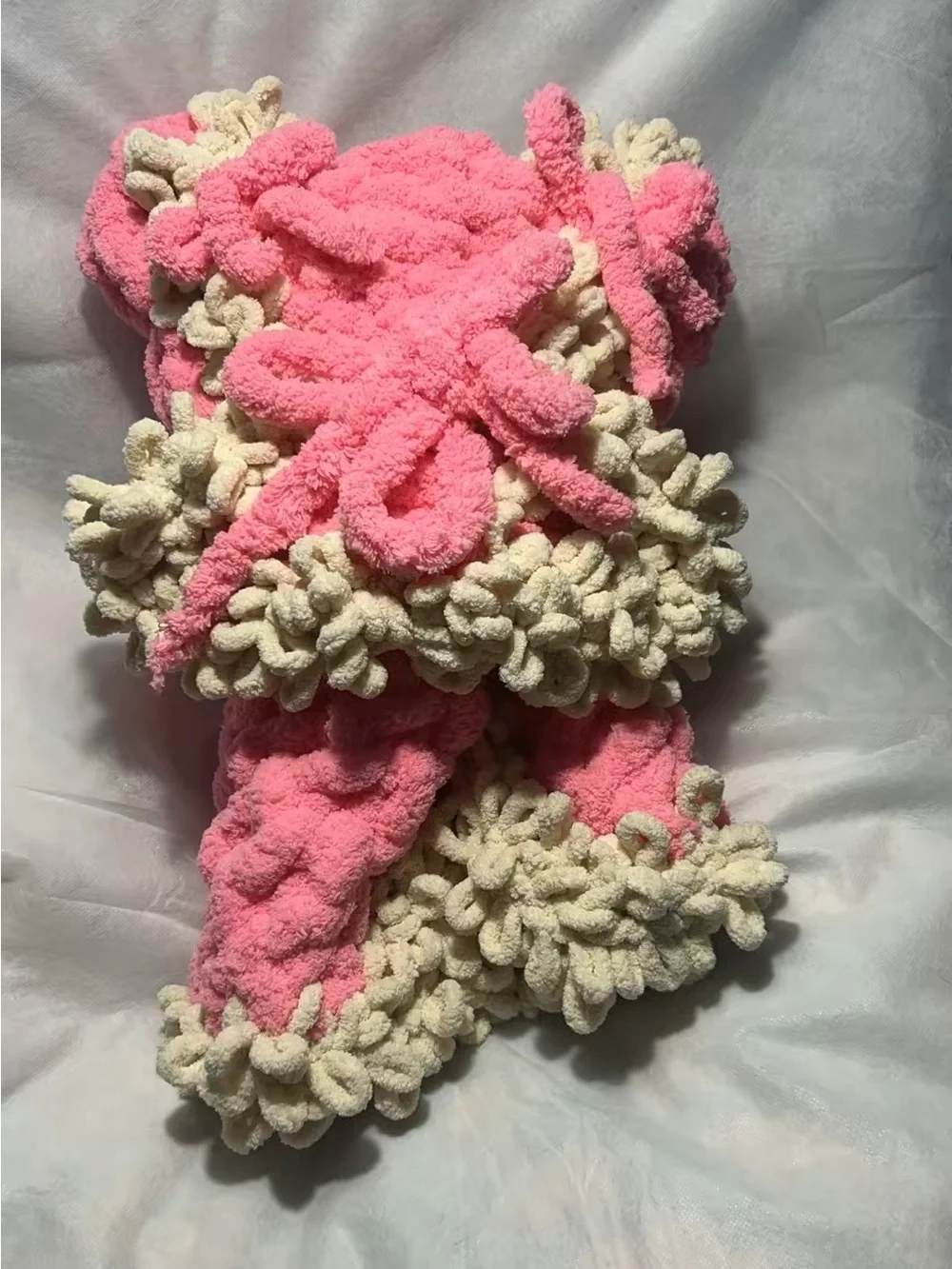 Hand Crafted Plush Bubble Stitch Throw in Bright Pink with Cream Fringe